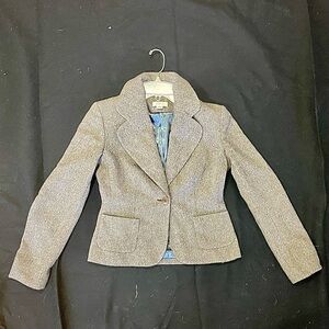 Adorable Ann Taylor LOFT tweed blazer size 0 very good condition.